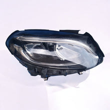 Laden Sie das Bild in den Galerie-Viewer, Frontscheinwerfer Mercedes-Benz W246 A2469066201 030129523205 Rechts Headlight