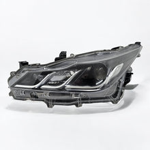Laden Sie das Bild in den Galerie-Viewer, Frontscheinwerfer Toyota Corolla 81150-02T31-00 Links Scheinwerfer Headlight SCH1829025240xb
