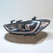 Laden Sie das Bild in den Galerie-Viewer, Frontscheinwerfer Hyundai Elantra 92101-F2 LED Links Scheinwerfer Headlight SCH9293421407zs
