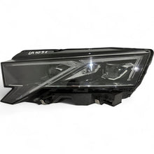 Laden Sie das Bild in den Galerie-Viewer, Frontscheinwerfer Skoda Octavia IV 5E4941035 LED Ein Stück (Rechts oder Links) SCH1456764375vv