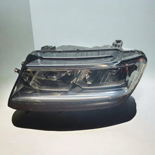 Laden Sie das Bild in den Galerie-Viewer, Frontscheinwerfer VW Tiguan 5NB941035D Links Scheinwerfer Headlight