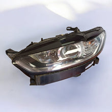 Laden Sie das Bild in den Galerie-Viewer, Frontscheinwerfer Ford Mondeo 89906732 Links Scheinwerfer Headlight