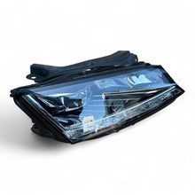 Laden Sie das Bild in den Galerie-Viewer, Frontscheinwerfer Skoda Fabia III 6V1941016F Rechts Scheinwerfer Headlight SCH5837875724lf