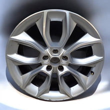 Laden Sie das Bild in den Galerie-Viewer, 1x Alufelge 19 Zoll 8.0&quot; 5x112 45ET Glanz Silber 57A601025 Skoda Karoq Nu7