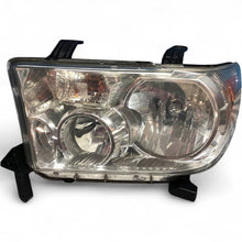 Laden Sie das Bild in den Galerie-Viewer, Frontscheinwerfer Toyota Tundra Ein Stück (Rechts oder Links) Headlight