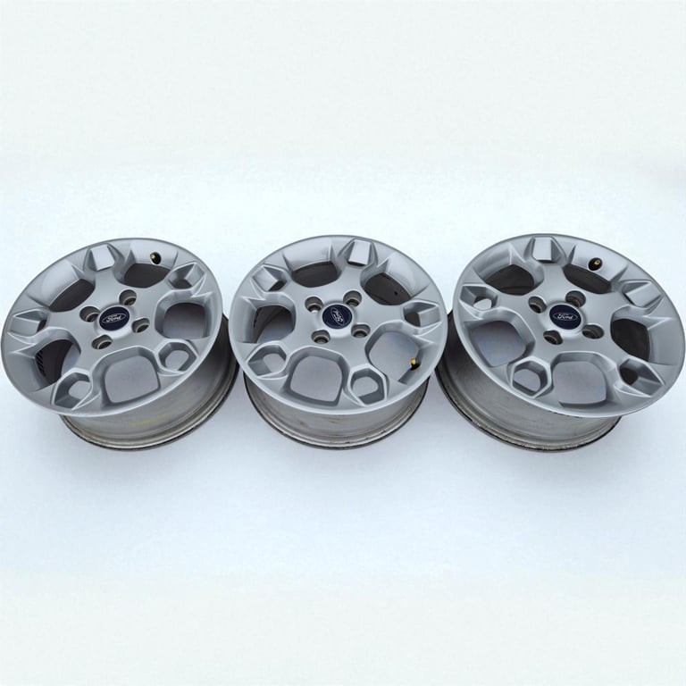 1x Alufelge 15 Zoll 6.0" 4x108 47 5ET Ford Fiesta Rim Wheel