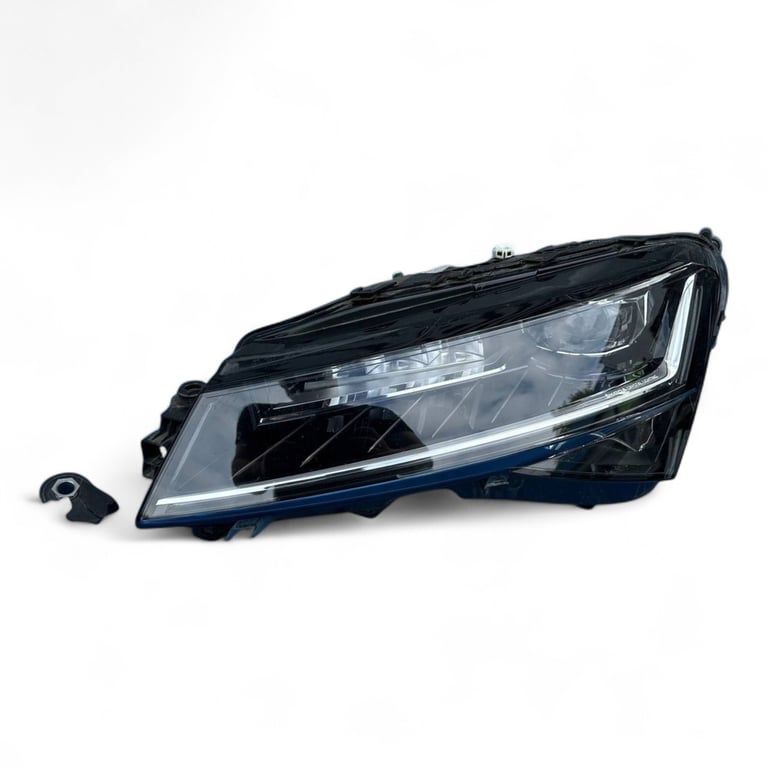 Frontscheinwerfer Skoda Superb III 3V1941015 Ein Stück (Rechts oder Links)