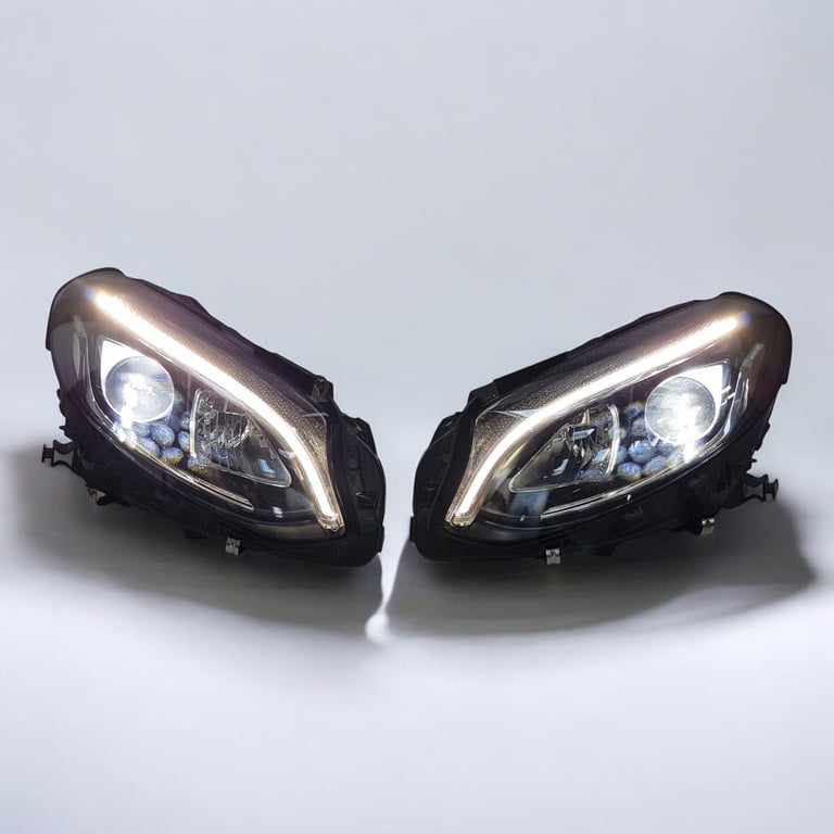 Frontscheinwerfer Mercedes-Benz W246 A2469065301 LED Rechts oder Links