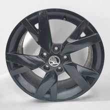 Laden Sie das Bild in den Galerie-Viewer, 1x Alufelge 17 Zoll 6.5&quot; 5x112 46ET Glanz 5E3601025 Skoda Octavia Rim Wheel
