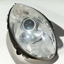 Laden Sie das Bild in den Galerie-Viewer, Frontscheinwerfer Mercedes-Benz W251 A2518260291 Links Scheinwerfer Headlight