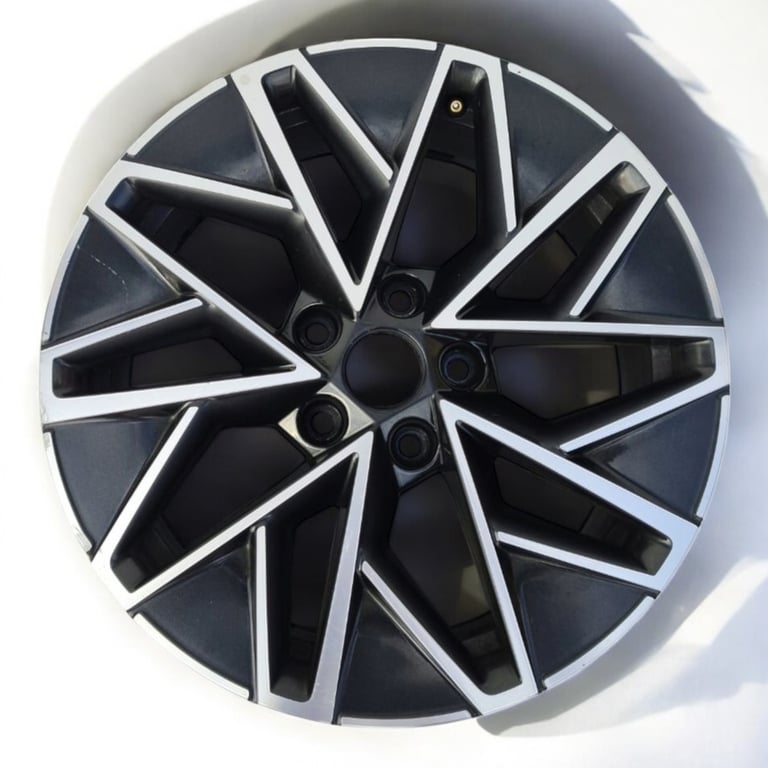 1x Alufelge 17 Zoll 7.0" 5x112 46ET Glanz Grau 5E3601025C Mg Octavia Iv