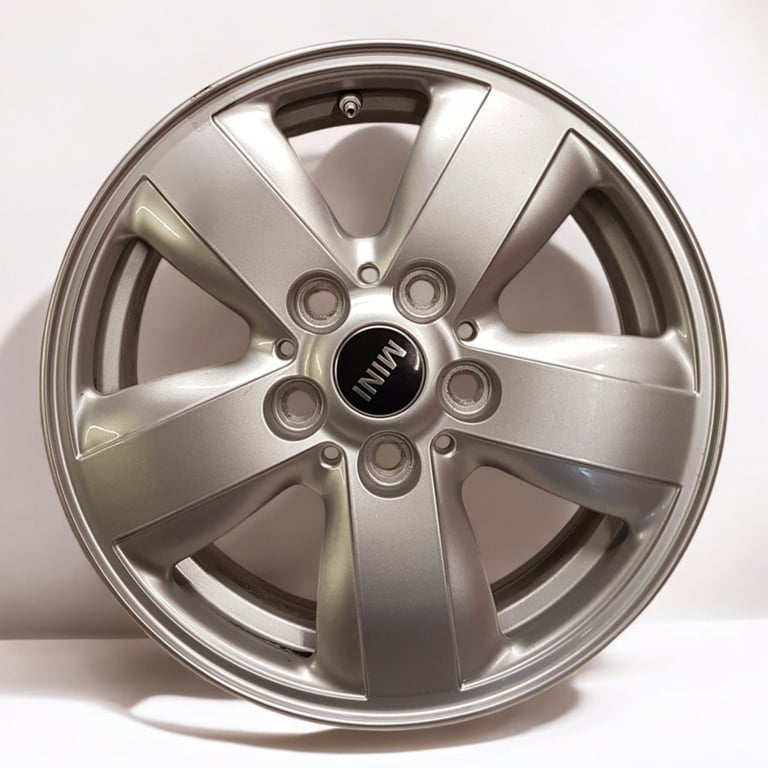 1x Alufelge 15 Zoll 5.5" 5x112 46ET Glanz Silber 6855101 Mini F57 F56 F55 FEL3164975525br