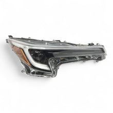 Laden Sie das Bild in den Galerie-Viewer, Frontscheinwerfer Toyota Corolla 81110-12N20 LED Rechts Scheinwerfer Headlight