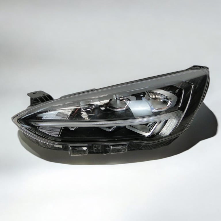 Frontscheinwerfer Ford Focus MX7B-13E015-EBMX7B-13E015-EB LED Rechts oder Links