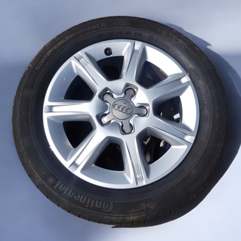 1x Alufelge 16 Zoll 6.5" 5x112 50ET Glanz Silber 8P0601025 Audi A3 Rim Wheel