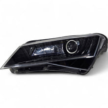 Laden Sie das Bild in den Galerie-Viewer, Frontscheinwerfer Skoda Superb III 3V1941015AA Xenon Links Headlight