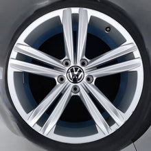 Load image into Gallery viewer, 1x Alufelge 18 Zoll 7.0&quot; 5x112 43ET Glanz Graphit 5NA601025N Mg Tiguan Rim Wheel