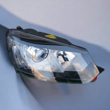 Laden Sie das Bild in den Galerie-Viewer, Frontscheinwerfer Skoda Yeti 5L1941016C Xenon Rechts Scheinwerfer Headlight