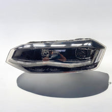 Laden Sie das Bild in den Galerie-Viewer, Frontscheinwerfer VW Polo 2G1941035B LED Links Scheinwerfer Headlight