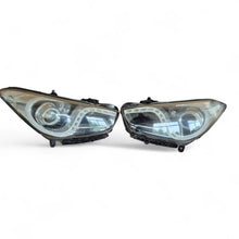 Load image into Gallery viewer, Frontscheinwerfer Hyundai I I40 92102-3Z100 LED Ein Satz Scheinwerfer Headlight