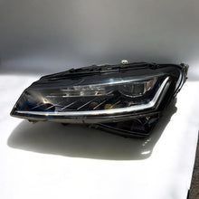 Laden Sie das Bild in den Galerie-Viewer, Frontscheinwerfer Skoda Superb III 3V1941015D LED Links Scheinwerfer Headlight