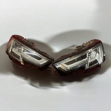 Laden Sie das Bild in den Galerie-Viewer, Frontscheinwerfer Audi A4 8W0941033 8W0941034 LED Ein Stück (Rechts oder Links)