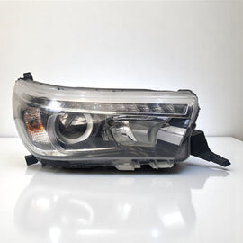 Frontscheinwerfer Toyota Hilux Rechts Scheinwerfer Headlight SCH5888916825aw