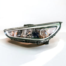 Laden Sie das Bild in den Galerie-Viewer, Frontscheinwerfer Hyundai I30 III 92101G4000 Links Scheinwerfer Headlight