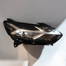 Frontscheinwerfer Dacia Sandero III 260101940R Vorderseite Headlight