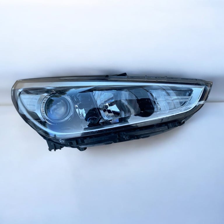 Frontscheinwerfer Hyundai I30 92102-Q4020 Rechts Scheinwerfer Headlight