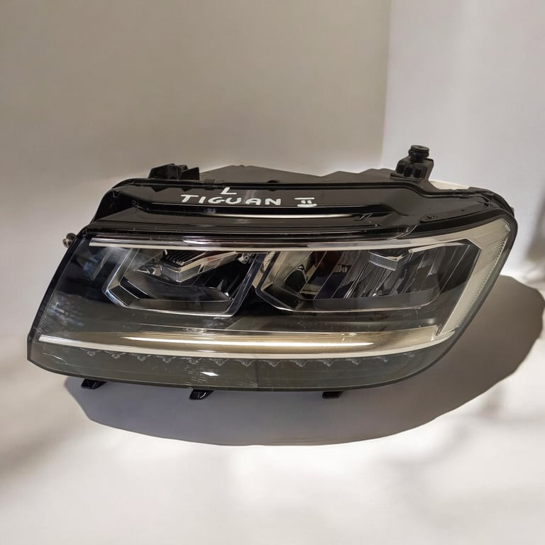 Frontscheinwerfer VW Tiguan Links Scheinwerfer Headlight