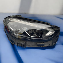 Laden Sie das Bild in den Galerie-Viewer, Frontscheinwerfer Mercedes-Benz A2069067203 Rechts Scheinwerfer Headlight SCH9277520745nb
