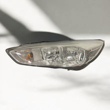 Load image into Gallery viewer, Frontscheinwerfer Ford Focus F1EB-13W0030-AEA21 Links Scheinwerfer Headlight