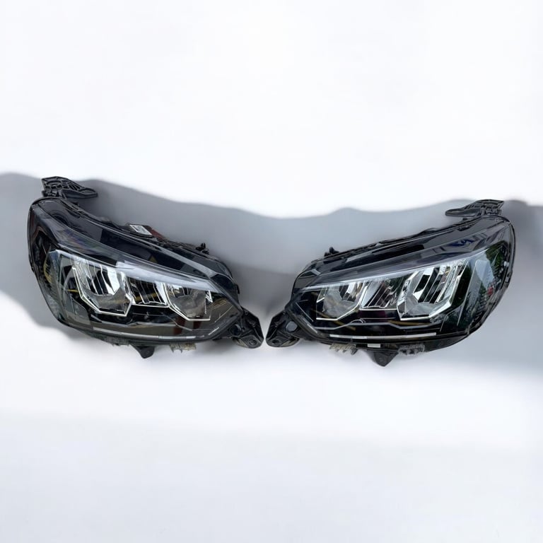 Frontscheinwerfer Peugeot 208 II 9833036180 9833036380 Full LED Ein Satz