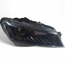 Load image into Gallery viewer, Frontscheinwerfer Skoda Superb III 3V1941016B 3V1941016 Xenon Rechts Headlight
