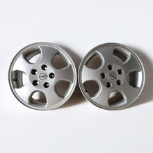 Laden Sie das Bild in den Galerie-Viewer, 1x Alufelge 15 Zoll 6.0&quot; 5x110 49ET Silber 32145 Opel Astra G Vectra B A Zafira