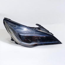 Laden Sie das Bild in den Galerie-Viewer, Frontscheinwerfer Opel Astra 7960400005 662588537 39158006 Rechts Headlight