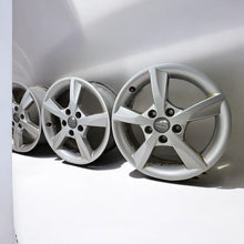 Laden Sie das Bild in den Galerie-Viewer, 4x Alufelge 16 Zoll 6.0" 5x112 48ET Glanz Silber 8V0071496 Audi A3 Rim Wheel FEL6262505610cp