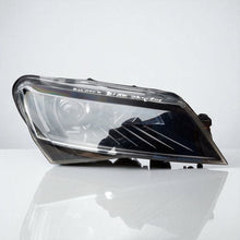 Laden Sie das Bild in den Galerie-Viewer, Frontscheinwerfer Skoda Superb III 3V1941016A Xenon Rechts Headlight