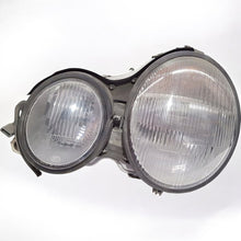 Load image into Gallery viewer, Frontscheinwerfer Mercedes-Benz W210 ARO19563 Links Scheinwerfer Headlight SCH1935789904xa