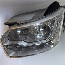 Laden Sie das Bild in den Galerie-Viewer, Frontscheinwerfer Ford Transit 01038299900010 BK3113D153BF Vorderseite Headlight SCH4350806645te