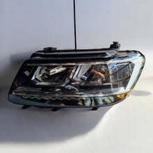 Laden Sie das Bild in den Galerie-Viewer, Frontscheinwerfer VW Tiguan 030110123112 5NB941035D LED Links Headlight