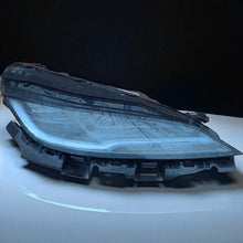 Laden Sie das Bild in den Galerie-Viewer, Frontscheinwerfer Tesla 1760889-00-E 1802471-31-D Rechts Scheinwerfer Headlight
