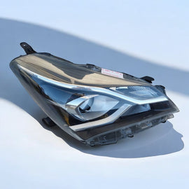 Frontscheinwerfer Toyota Yaris LED Rechts Scheinwerfer Headlight