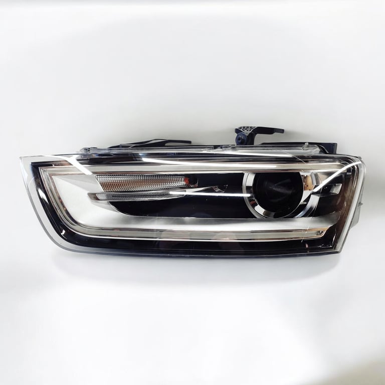 Frontscheinwerfer Audi Q3 8U0941031 Xenon Ein Stück (Rechts oder Links)