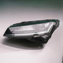 Laden Sie das Bild in den Galerie-Viewer, Frontscheinwerfer Skoda Superb III 3V1941015D LE15A6368 5E1941015C Links
