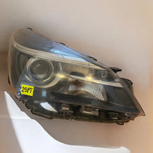 Load image into Gallery viewer, Frontscheinwerfer Toyota Yaris Rechts Scheinwerfer Headlight