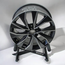 Laden Sie das Bild in den Galerie-Viewer, 1x Alufelge 16 Zoll 7.0&quot; 5x100 46ET Glanz Schwarz 6V0601025D Skoda Fabia Iii