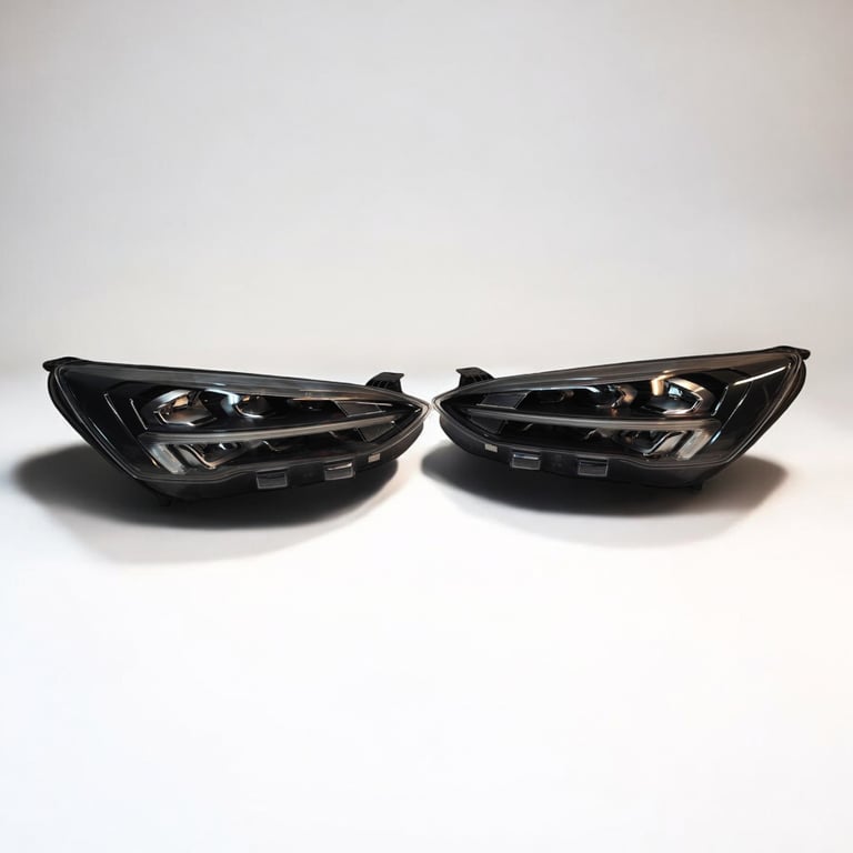 Frontscheinwerfer Ford Focus JX7B-13E015-CE JX7B-13E014-CE LED Rechts oder Links