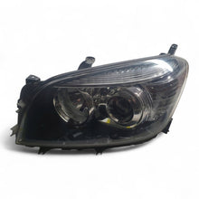 Laden Sie das Bild in den Galerie-Viewer, Frontscheinwerfer Toyota III Ein Stück (Rechts oder Links) Headlight SCH2579209798pb